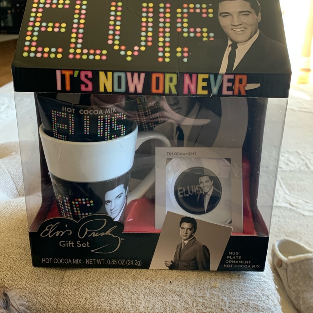 Elvis Presley Gift Set NWT